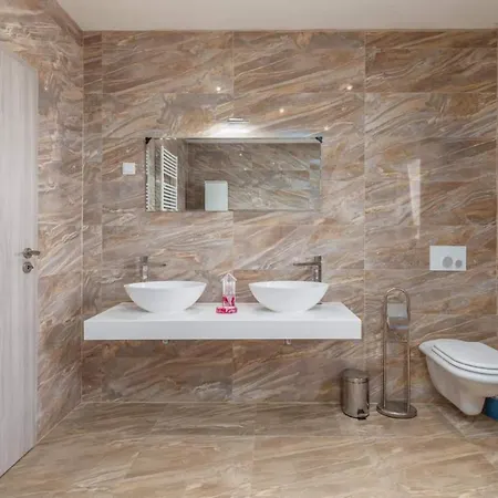 Beautiful Anstika With Private Pool In * Pula