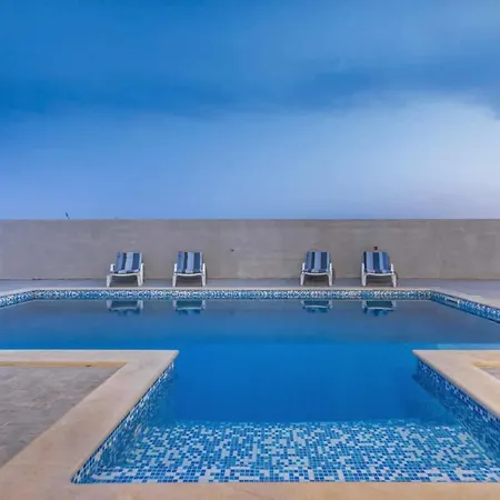 Beautiful Anstika With Private Pool In * Pula